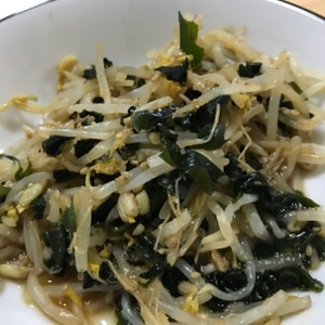 大豆もやしとわかめの胡麻和え